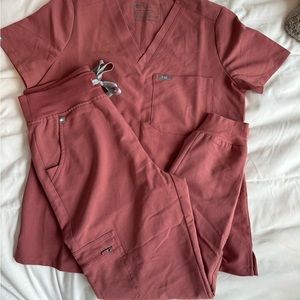 Women’s mauve figs jogger set